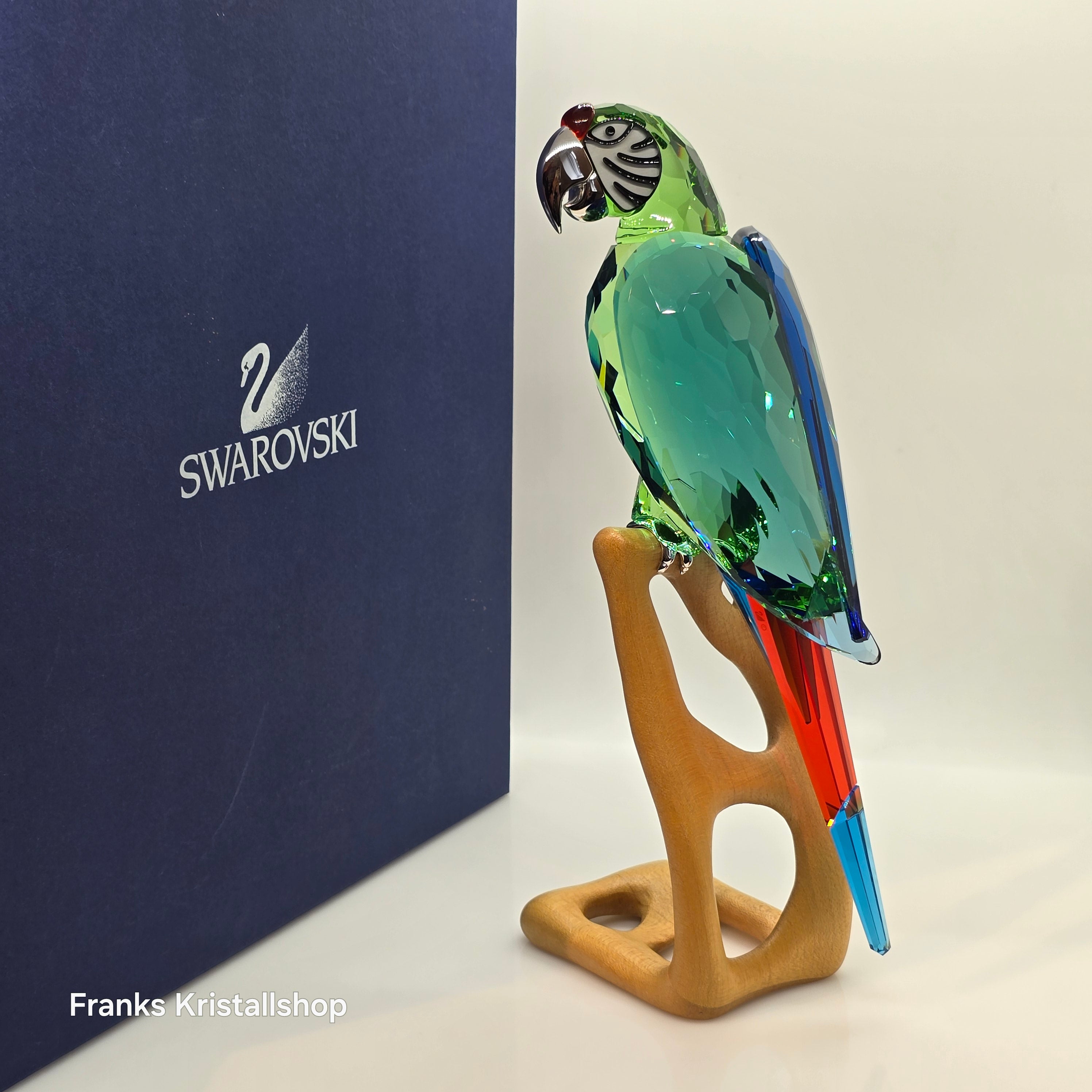 SWAROVSKI Crystal Paradise Papagei Ara Chrome Green auf Holzsockel 685824
