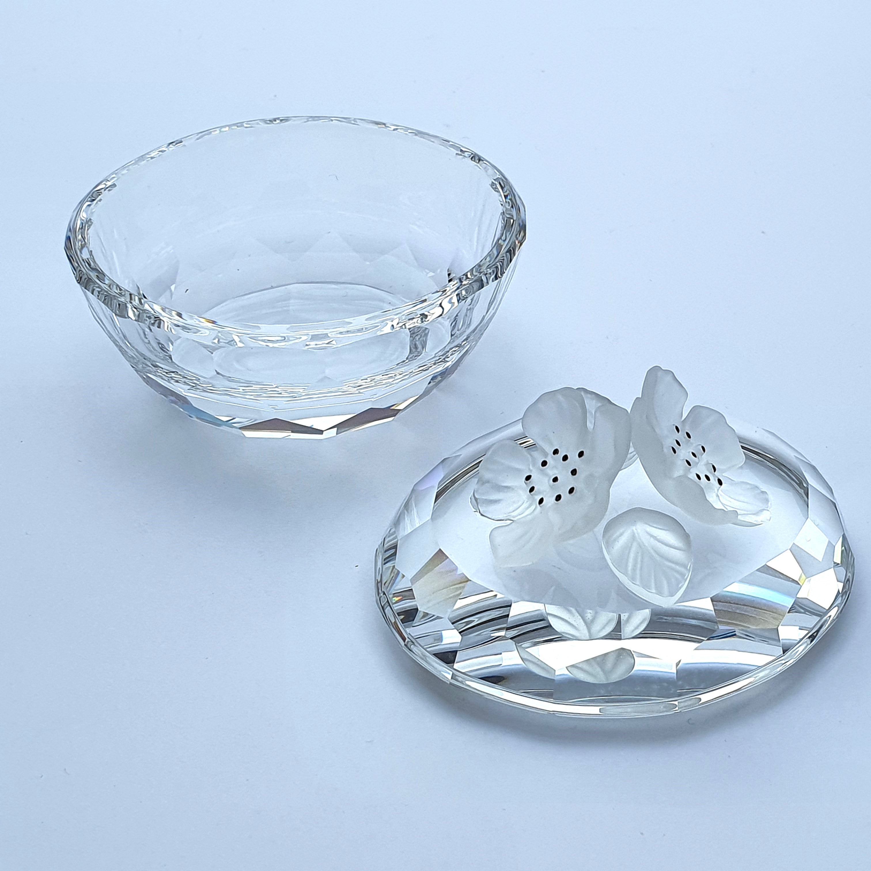 SWAROVSKI Pillendose Oval Blüten 010105