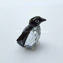 Lade das Bild in den Galerie-Viewer, SWAROVSKI Sir Pinguin auf Eisscholle 191448
