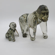 Lade das Bild in den Galerie-Viewer, SWAROVSKI SCS Jahresfigur 2009 Die Gorillas 952504 oU
