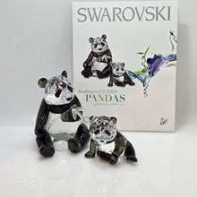 Lade das Bild in den Galerie-Viewer, SWAROVSKI SCS Jahresfigur 2008 Pandas 900918
