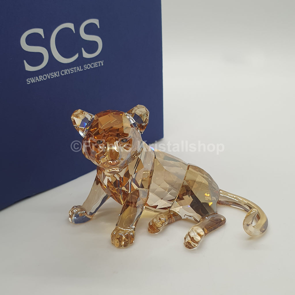 SWAROVSKI SCS Jahresfigur Junger Tiger sitzend 1016678