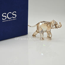 Lade das Bild in den Galerie-Viewer, SWAROVSKI SCS Jahresfigur 2013 Elefantenbaby Cinta 1142862 oU
