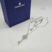 Lade das Bild in den Galerie-Viewer, SWAROVSKI Sparkling Dance Key Halskette Schlüssel, Rhodiniert 5368263
