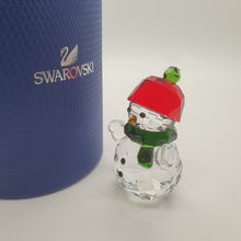 Lade das Bild in den Galerie-Viewer, SWAROVSKI Schneemann mit roter Mütze 5288205
