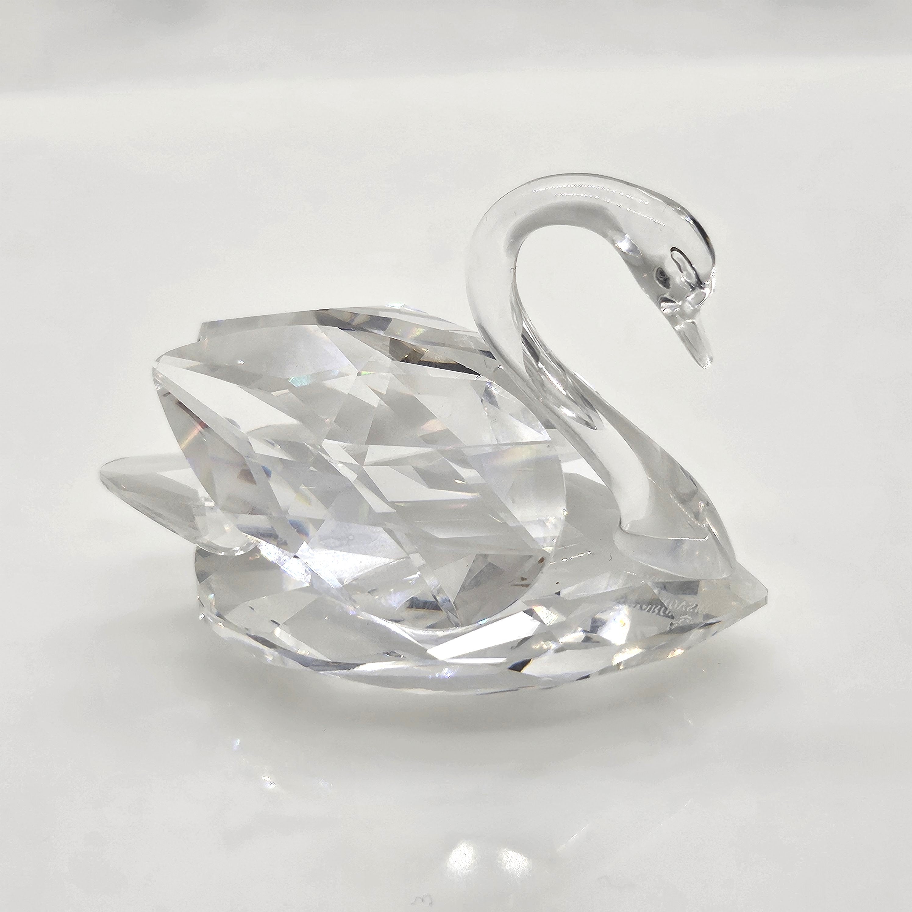 SWAROVSKI Schwan Mittel 010006