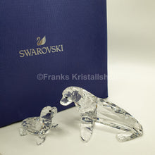 Lade das Bild in den Galerie-Viewer, SWAROVSKI Seelöwen Mutter mit Baby 5275796
