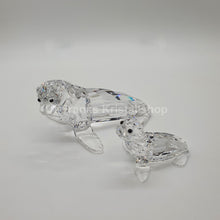 Lade das Bild in den Galerie-Viewer, SWAROVSKI Seelöwen Mutter mit Baby 5275796
