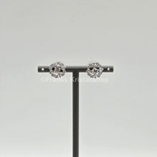 Lade das Bild in den Galerie-Viewer, SWAROVSKI Sparkling Dance Flower Ohrstecker Weiß, Rhodiniert 5411140
