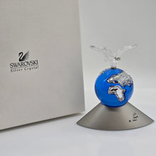 Lade das Bild in den Galerie-Viewer, SWAROVSKI Taube auf Weltkugel UNICEF 2000 Millenium Planet 238985
