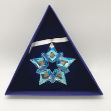 Lade das Bild in den Galerie-Viewer, SWAROVSKI Weihnachtsstern 2020 Eisstern Ice Star Ornament 5576238
