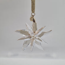 Lade das Bild in den Galerie-Viewer, SWAROVSKI Weihnachtsstern 2023 SCS Edelweiss 5651063

