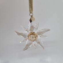 Lade das Bild in den Galerie-Viewer, SWAROVSKI Weihnachtsstern 2023 SCS Edelweiss 5651063
