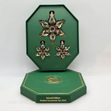 Lade das Bild in den Galerie-Viewer, SWAROVSKI Weihnachtsstern 2024 Gold 3er Set 5674401
