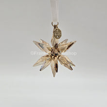 Lade das Bild in den Galerie-Viewer, SWAROVSKI Weihnachtsstern 2025 3D Gold Festive 5701505
