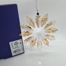 Lade das Bild in den Galerie-Viewer, SWAROVSKI Weihnachtsstern Winter Sparkle Sternornament 5464857
