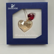 Lade das Bild in den Galerie-Viewer, SWAROVSKI Weihnachtsstrumpf, Herz, Zuckerstangen Ornament Set 1054670
