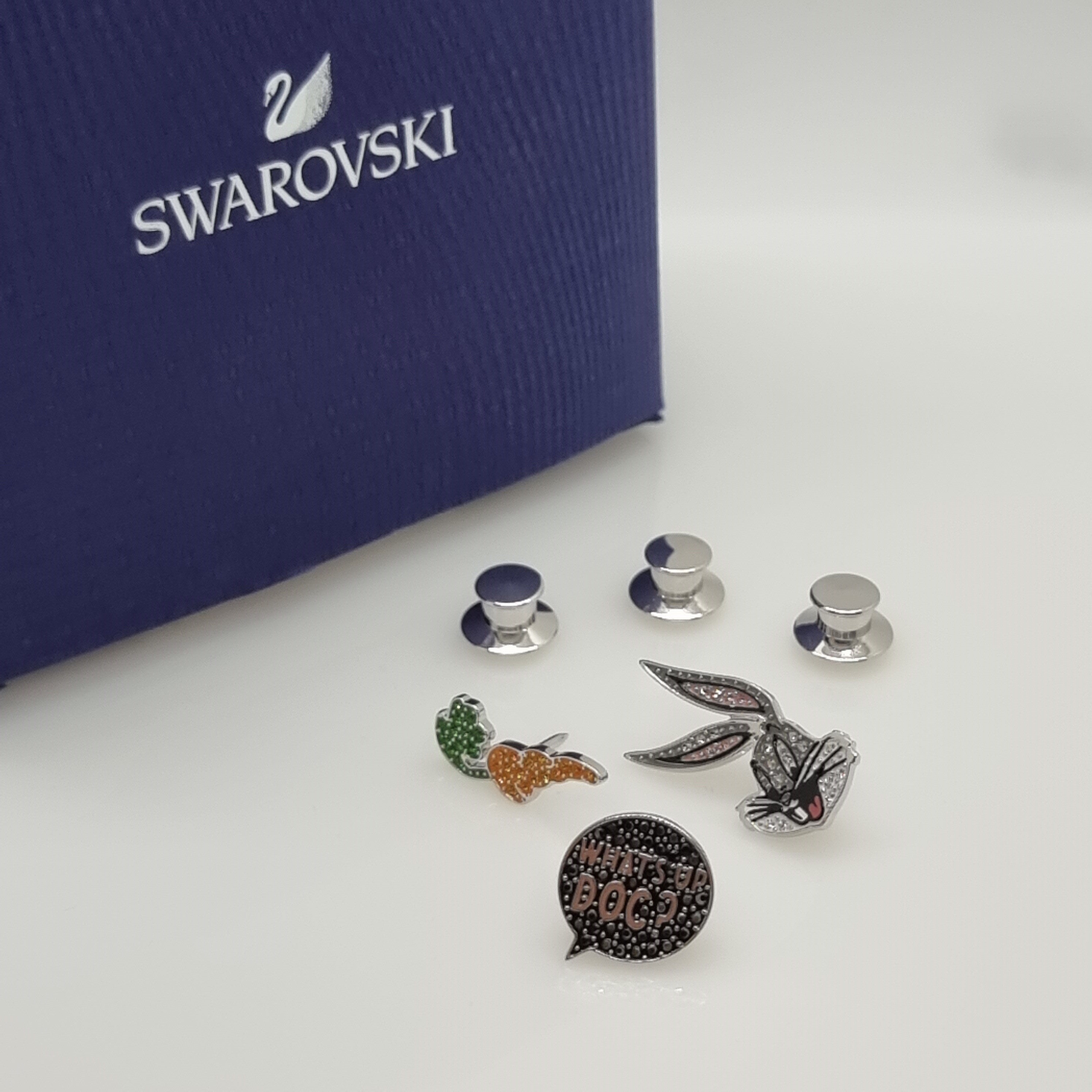 SWAROVSKI LOONEY TUNES Bugs Bunny Tie Pin Set 3 Stück