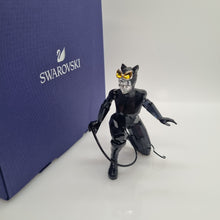 Lade das Bild in den Galerie-Viewer, SWAROVSKI Catwoman DC Comics 5633660
