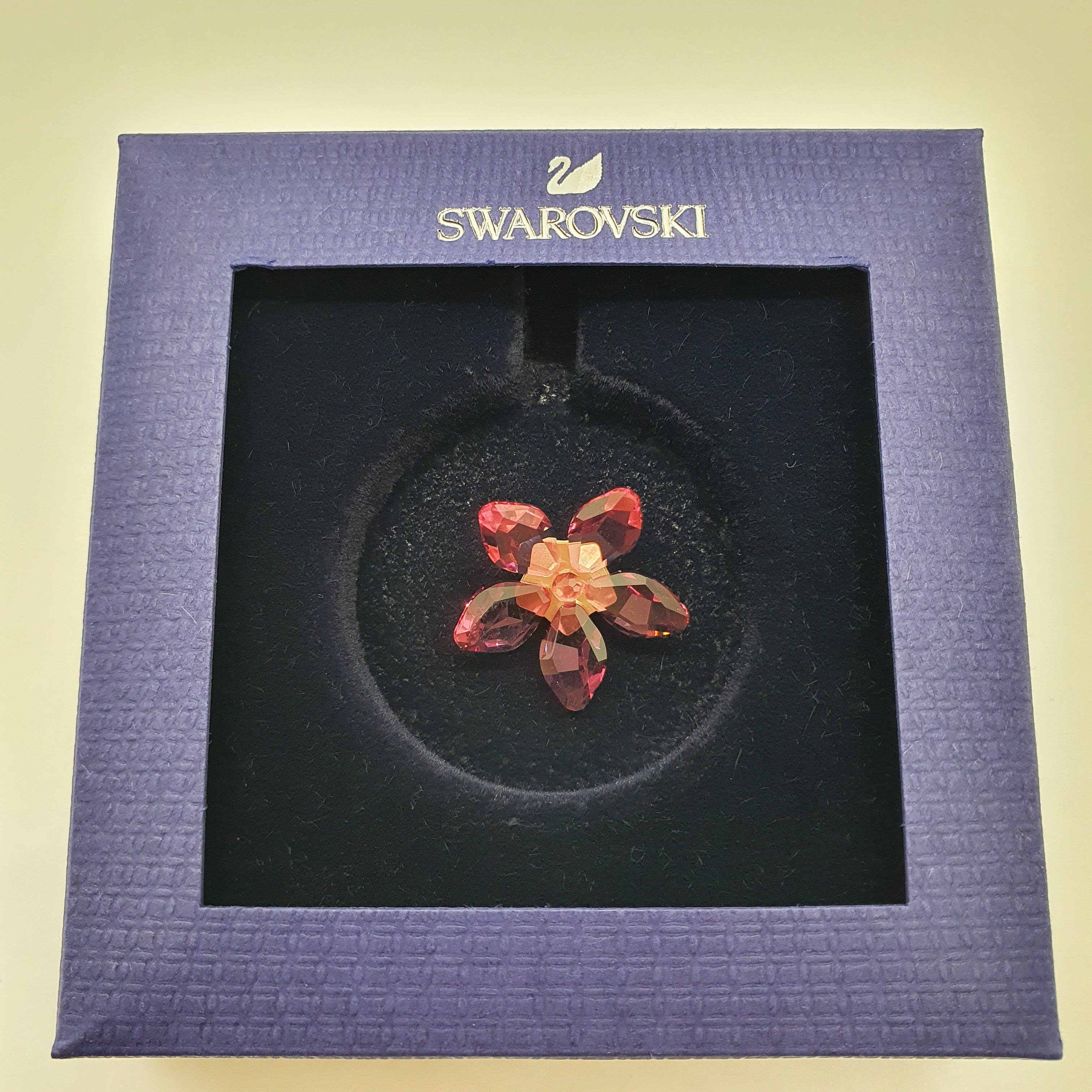 SWAROVSKI Garden Tales Kirschblüte Magnet Klein 5580027