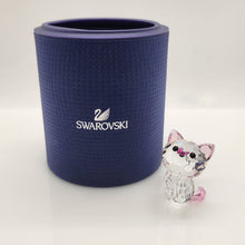 Lade das Bild in den Galerie-Viewer, SWAROVSKI Kätzchen Millie Die American Kurzhaar Katze 5223597
