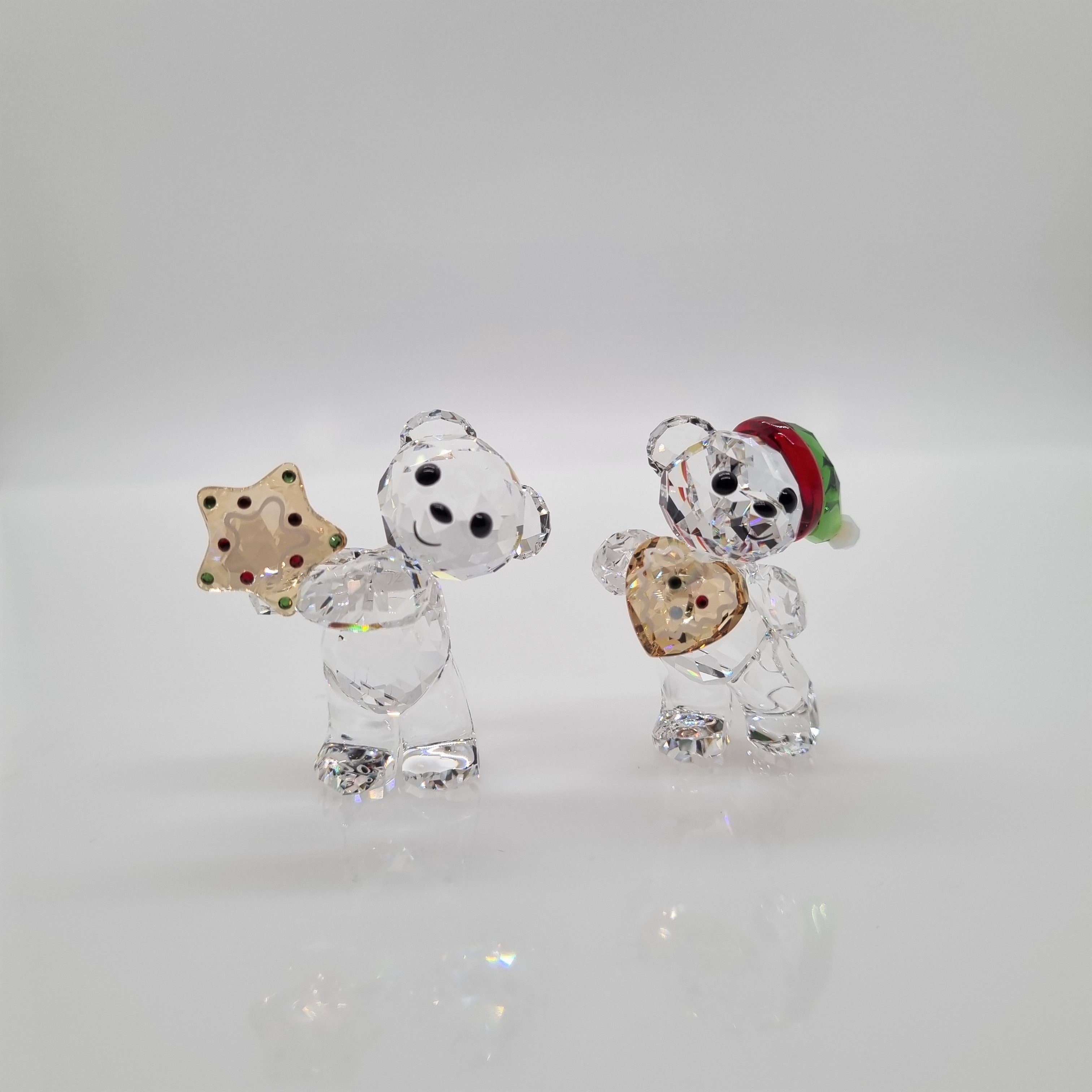 SWAROVSKI Kris Bär Weihnachten 2022 mit Lebkuchen Herz und Stern 5627747