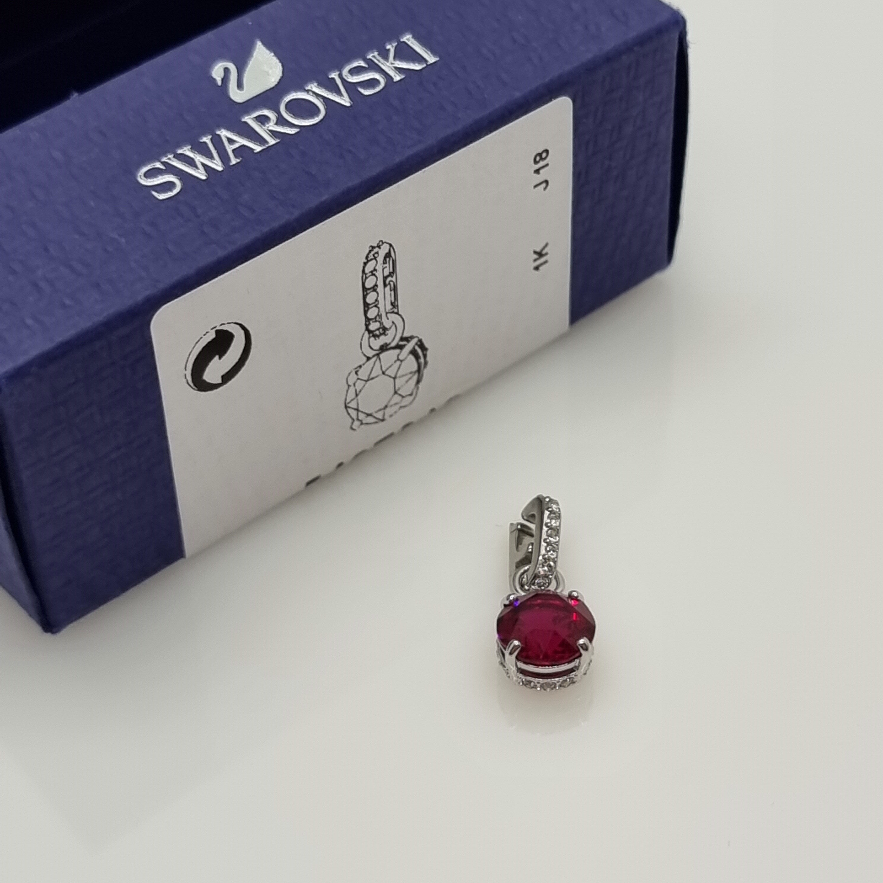 SWAROVSKI Remix Charm Anhänger Rubin Rot 5437318