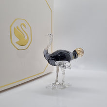 Lade das Bild in den Galerie-Viewer, SWAROVSKI SCS Jahresfigur 2023 Strauß Makena 5636302
