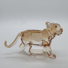 Lade das Bild in den Galerie-Viewer, SWAROVSKI SCS Junger Tiger 2010 stehend 1016677
