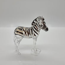 Lade das Bild in den Galerie-Viewer, SWAROVSKI SCS Zebra Baby Zuri zur Jahresfigur Amai 2021
