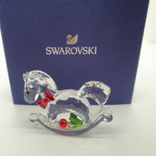 Lade das Bild in den Galerie-Viewer, SWAROVSKI Schaukelpferd – Frohe Festtage
