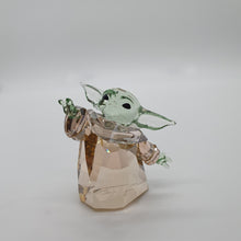 Lade das Bild in den Galerie-Viewer, SWAROVSKI Star Wars Mandalorian, das Kind Grogu 5583201
