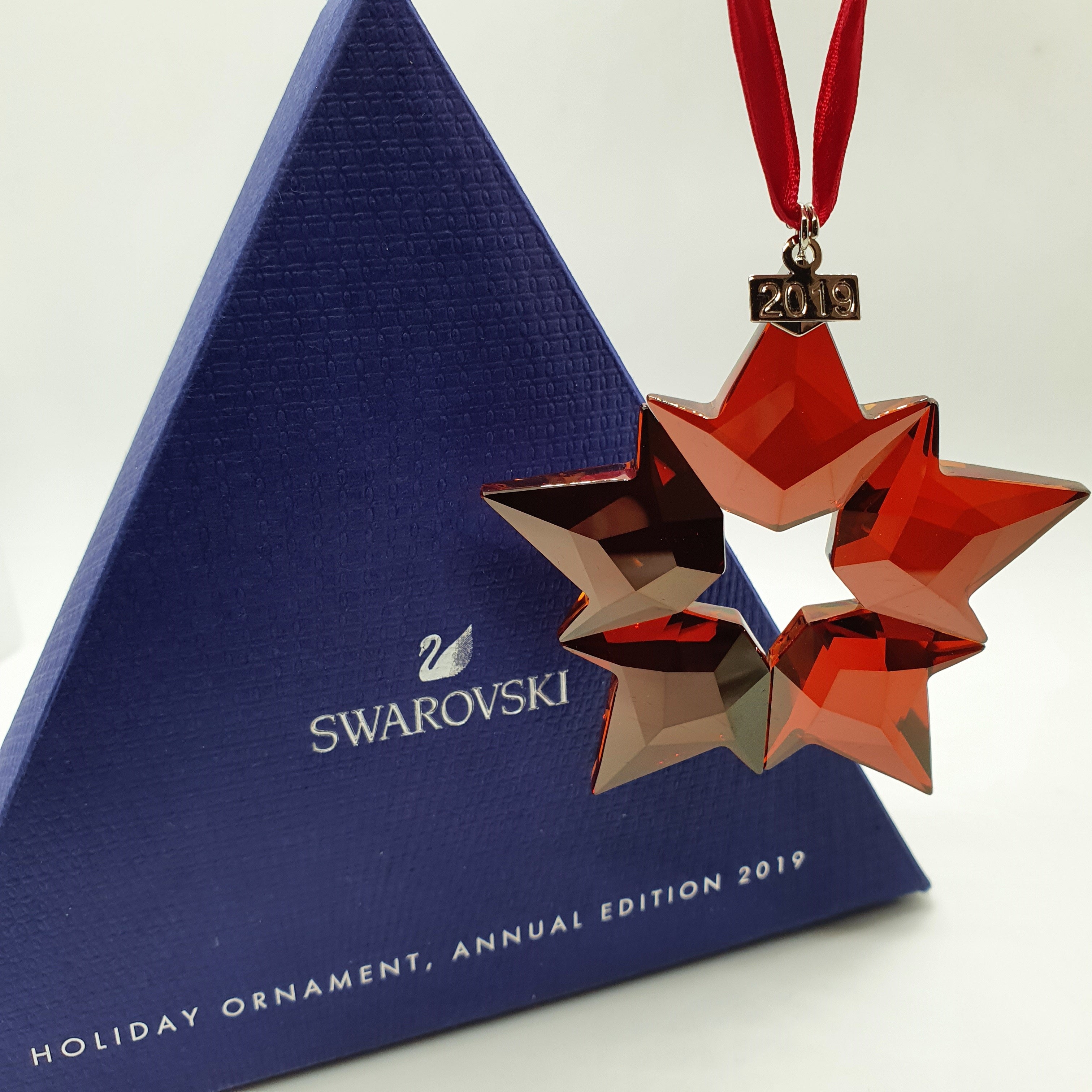 ラッピング・包装 SWAROVSKI ANNUAL ORNAMENT2019 2020 SWAROVSKI Christmas Star 2019 Large Red Holiday Ornament 5476021